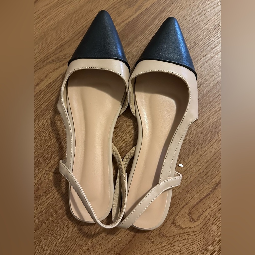 Elegant Two Tone Black and Biege Women's Flats Size 41 US9.5/10